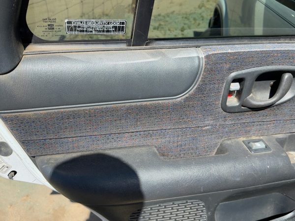98-03 S10 Blazer Driver Left Rear Door Trim Panel With Switches Back Graphite — photo 7