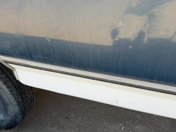 1992 Ford F250 Passenger Right Rear Moulding On Front Of Box Oem — photo 2