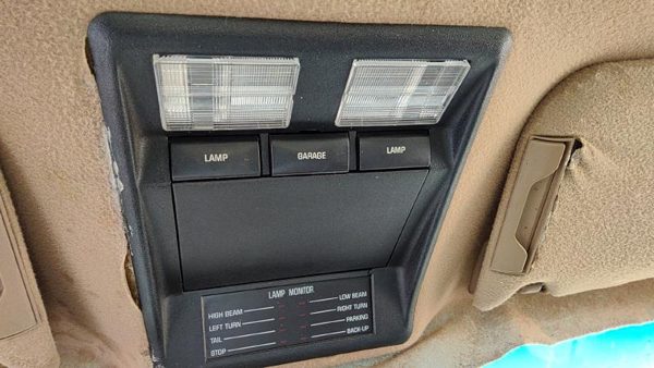91-96 Buick Park Ave Ultra Center Overhead Console Dome Light Map Lamp Cubby Tan — photo 1