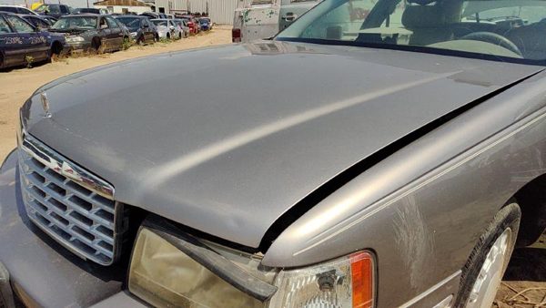 1999 Cadillac DeVille Hood 46A Beige Hail — photo 2