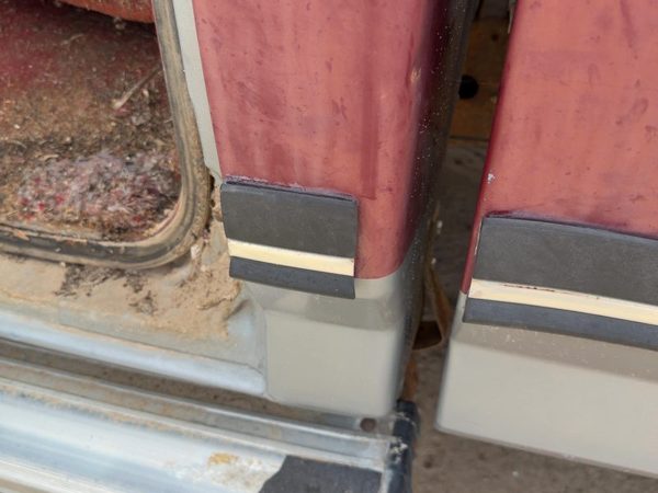 1987-1991 Ford F150 Driver Left Rear Moulding On Cab Corner Oem — photo 3