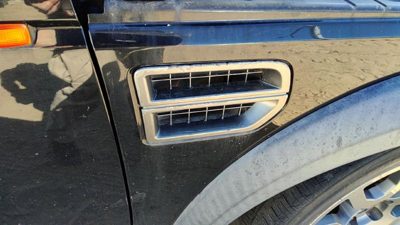 2005-09 Land Rover Lr3 Passenger Right Moulding From Fender Oem Grille Air Inlet