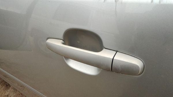 02-06 Camry Driver Left Rear Outside Door Handle Back 1C8 Lunar Mist Metallic — photo 2