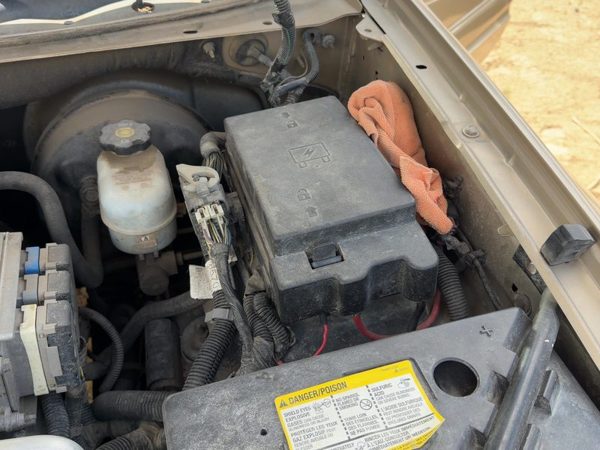 2004-2005 Buick Rainier Engine Fuse Box Power Distribution Panel Oem 4.2L — photo 1