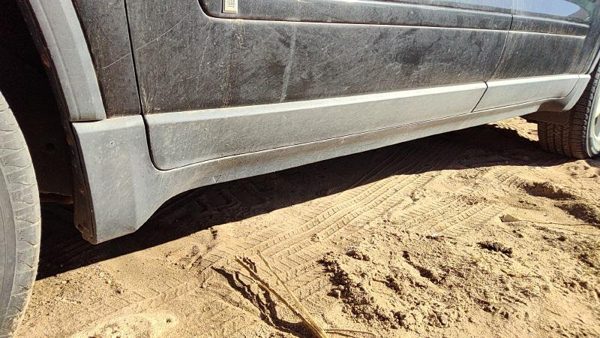 2009-2012 Gmc Acadia Driver Left Lower Rocker Panel Moulding Side Skirt Oem — photo 1