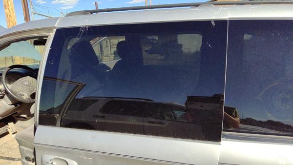 2001-2007 Dodge Caravan Driver Left Rear Side Window Door Glass Oem Back — photo 1