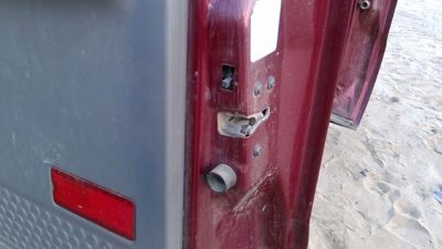 1999-2007 F350 Super Duty Passenger Right Rear Door Latch With Rods/Cables Back