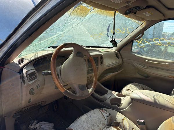 1998 Lincoln Navigator — vehicle photo 3