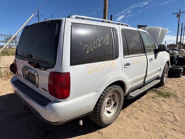 1998 Lincoln Navigator — vehicle photo 5
