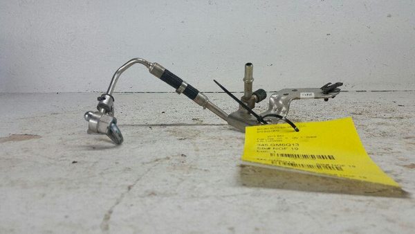 2013 Cadillac Srx 3.6L Fuel Line Oem 12633596 — photo 2