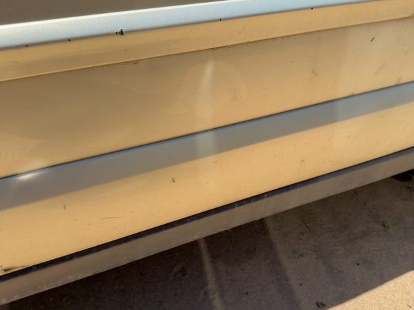 05-09 Legacy Outback Passenger Right Front Lower Moulding From Door Oem Gold 9J — photo 5