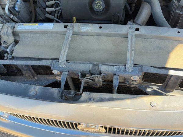 00-05 Buick Lesabre Top Plastic Cover Above Radiator Support Sight Shield Oem — photo 1