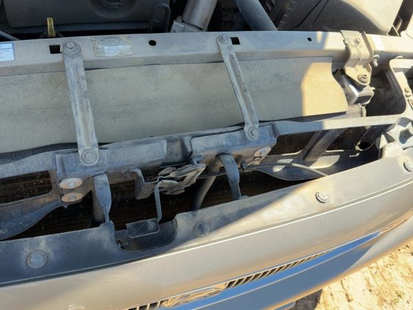 00-05 Buick Lesabre Top Plastic Cover Above Radiator Support Sight Shield Oem — photo 3
