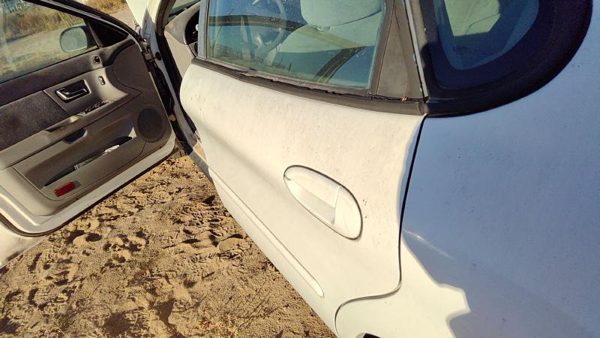 2000 Ford Taurus Rear Door LH White 2F1Z5424631AA — photo 2