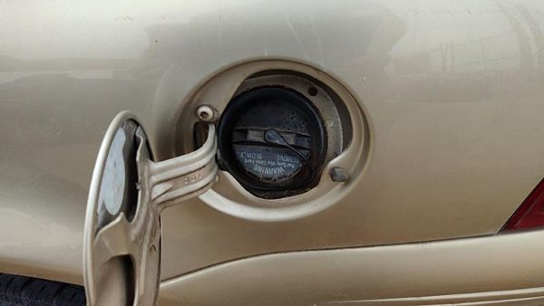 1999 Dodge Stratus Fuel Filler Neck Assembly With Gas Cap Oem 4764757Ad — photo 2