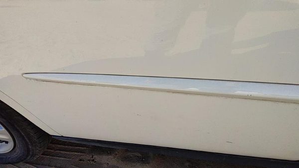 05-09 Lacrosse Passenger Right Rear Moulding From Door Back Trim Strip White 40U — photo 3