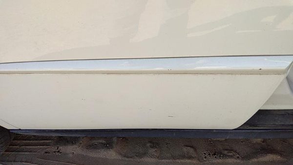 05-09 Lacrosse Passenger Right Rear Moulding From Door Back Trim Strip White 40U — photo 4