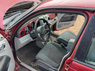 2006-2010 Chrysler PT Cruiser Driver Left Door Sill Weatherstripping Seal