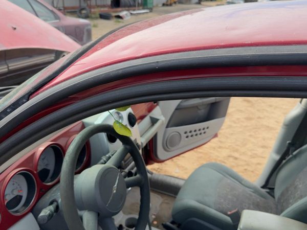 2006-2010 Chrysler PT Cruiser Driver Left Door Sill Weatherstripping Seal — photo 5
