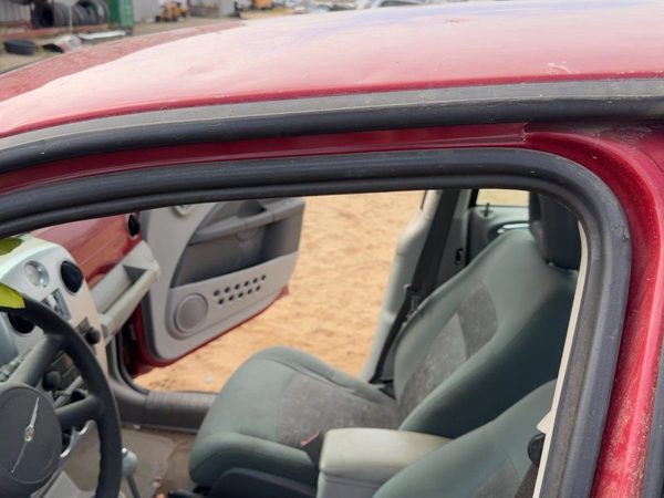 2006-2010 Chrysler PT Cruiser Driver Left Door Sill Weatherstripping Seal — photo 6