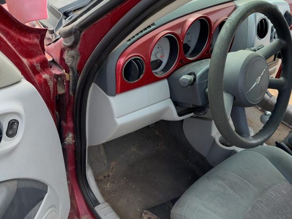 2006-2010 Chrysler PT Cruiser Driver Left Door Sill Weatherstripping Seal — photo 10