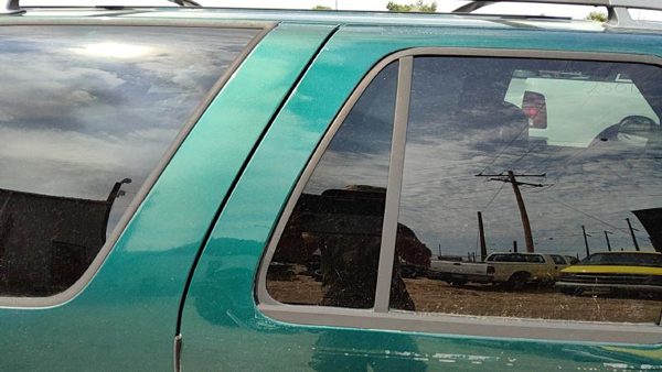1995-2005 S10 Blazer Passenger Right Rear Vent Window Back Door Glass With Frame — photo 2