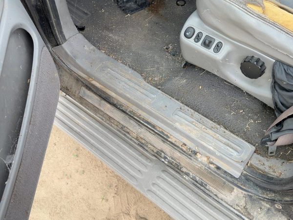 2001 Ford Expedition Driver Left Lower Sill Step Moulding Trim Panel Oem Gray 12 — photo 1