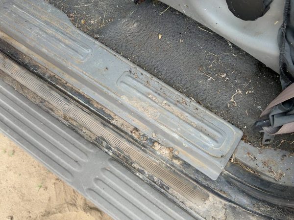 2001 Ford Expedition Driver Left Lower Sill Step Moulding Trim Panel Oem Gray 12 — photo 3