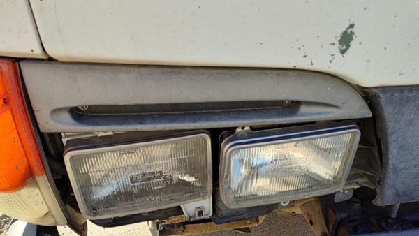 1996 Isuzu Npr Headlight Door Passenger Right Trim Bezel OEM RH — photo 2