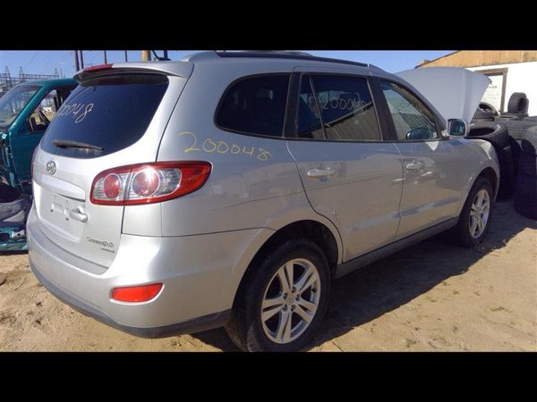 2010 Hyundai Santa — vehicle photo 8