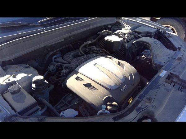 2010 Hyundai Santa — vehicle photo 2