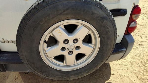 2005 Jeep Liberty Spare Tire Carrier — photo 3