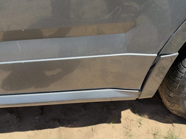 04-05 Srx Driver Left Rear Moulding From Door Oem Back Trim Strip Silver 42U — photo 3
