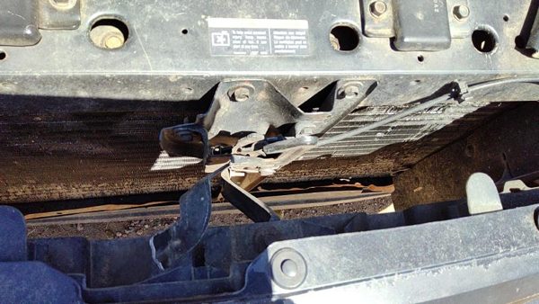 1997-2004 Buick Regal Hood Latch Assembly With Bracket Oem 15856715 — photo 1