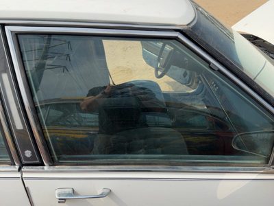 1985-1987 Oldsmobile 98 Passenger Right Front Side Window Door Glass Oem