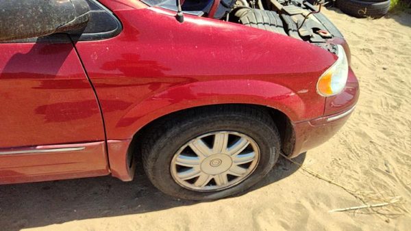 2001-2007 Chrysler Town Country Passenger Right Front Fender Oem Red Prh — photo 3