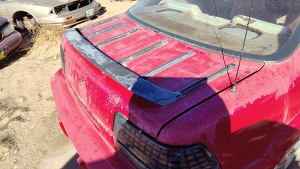 1993 Pontiac Grand Prix Trunk/decklid/hatch/tailgate Red — photo 1