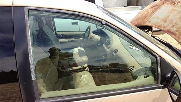 96-00 Chrysler Town & Country Passenger Right Front Side Window Door Glass Oem — photo 1