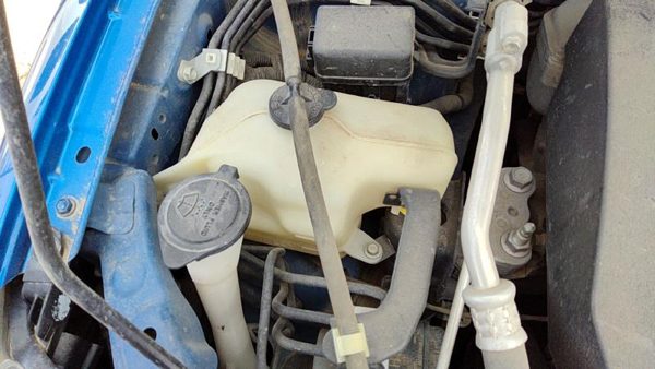 2010 Toyota Corolla Coolant Recovery Bottle — photo 2
