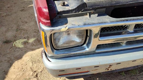 1993 Chevrolet S10 Blazer Grille Red — photo 2