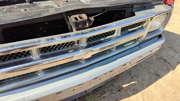 1993 Chevrolet S10 Blazer Grille Red — photo 4