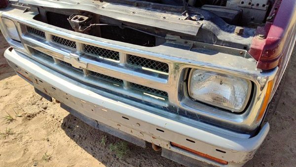 1993 Chevrolet S10 Blazer Grille Red — photo 6