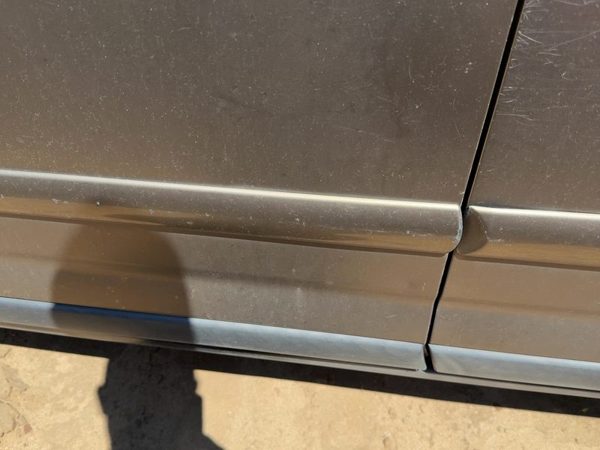 2002-2006 Honda Crv Driver Left Front Moulding From Door Oem Upper Gold — photo 2