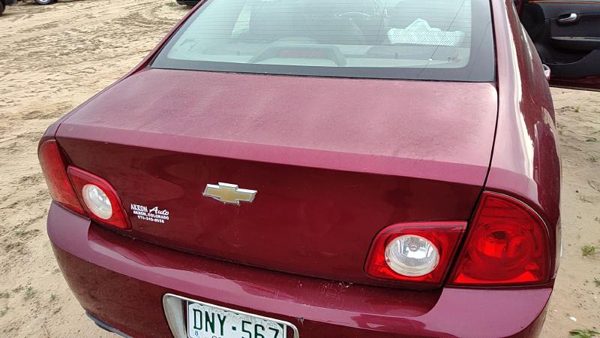 2009 Chevrolet Malibu Trunk/decklid/hatch/tailgate Red 80U — photo 3