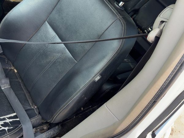 11-13 Town & Country Driver Left Front Seat Belt Retractor Shoulder Black Alx1 — photo 4