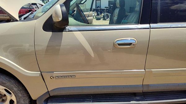 1998 Lincoln Navigator Front Door LH Gold Bi — photo 2
