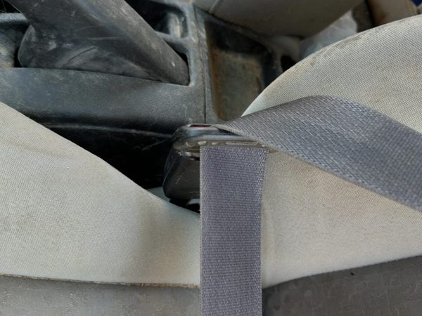 2005-2010 Chevy Cobalt Driver Left Front Seat Belt Buckle Receiver Oem Gray 14B — photo 3