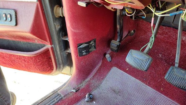 1987-1991 Ford F150 Driver Left Lower Kick Trim Panel Oem Red — photo 2