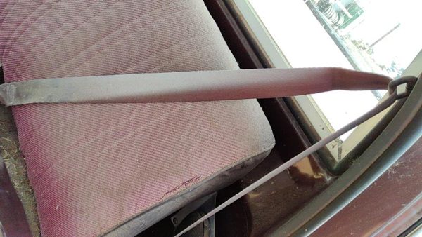 73-91 Gmc Sierra C3500 Driver Left Front Seat Belt Retractor Oem Shoulder Red — photo 3
