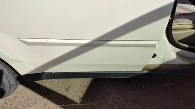 04-08 New Style Malibu Passenger Right Rear Moulding Fm Door Back Trim White 40U